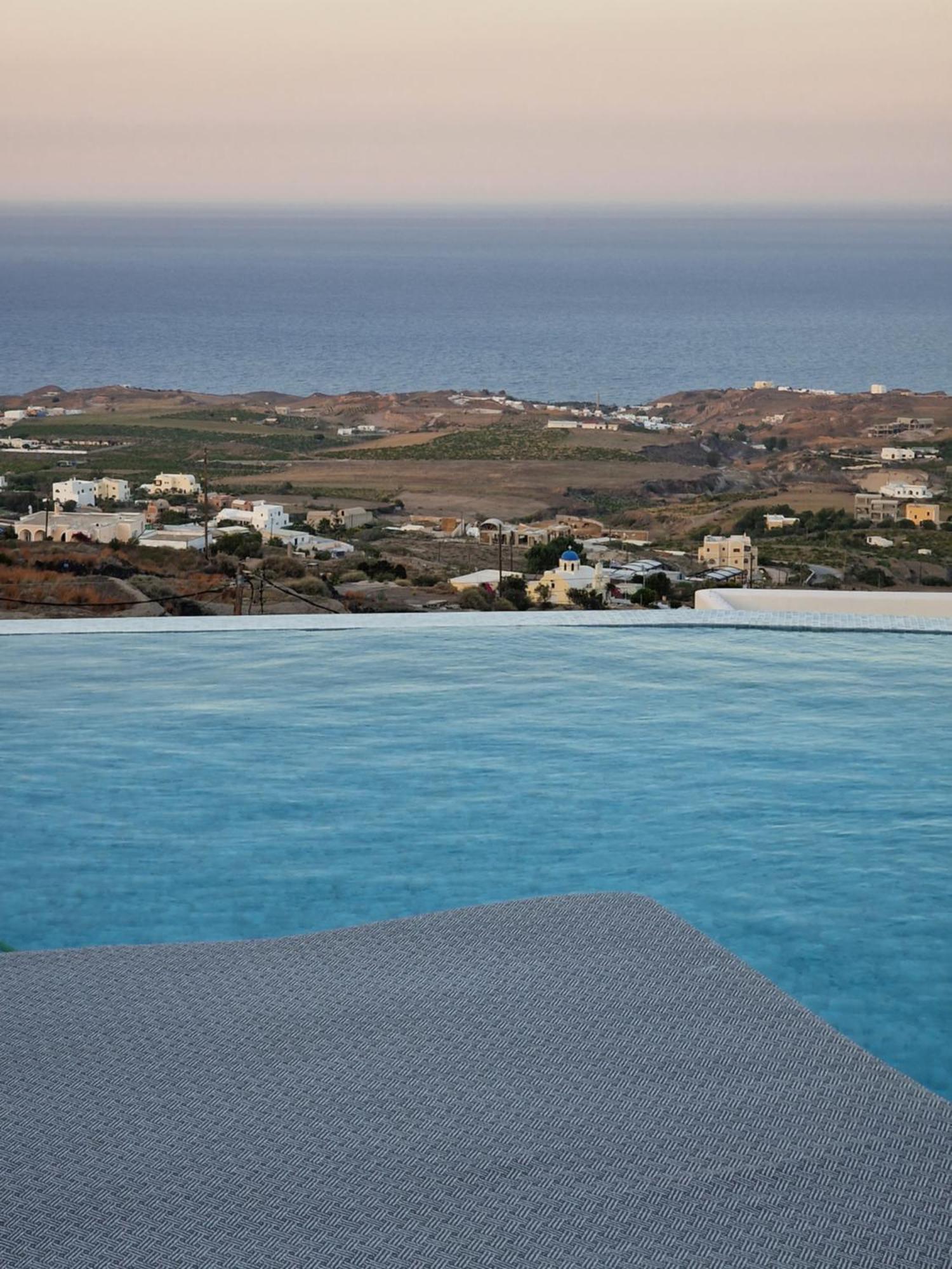 Cuore Santo Suites Fira  Exterior photo