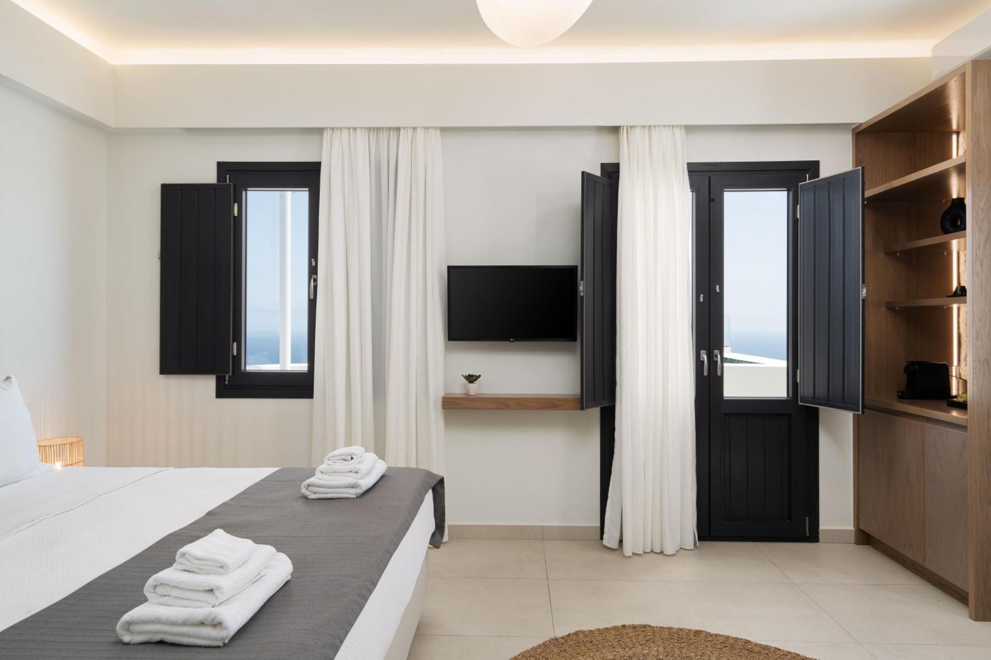 Cuore Santo Suites Fira  Room photo