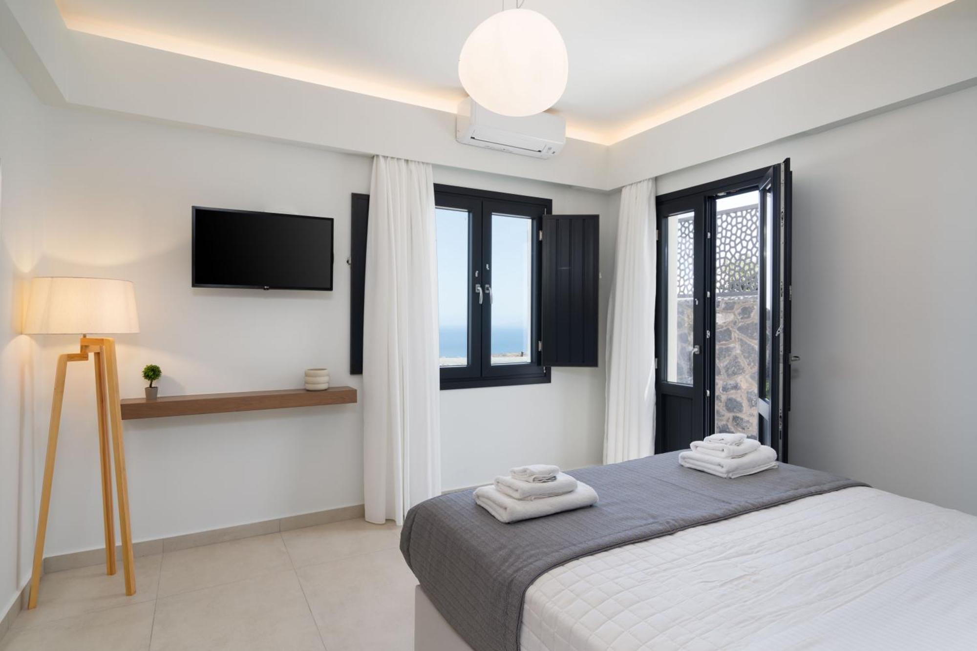 Cuore Santo Suites Fira  Exterior photo