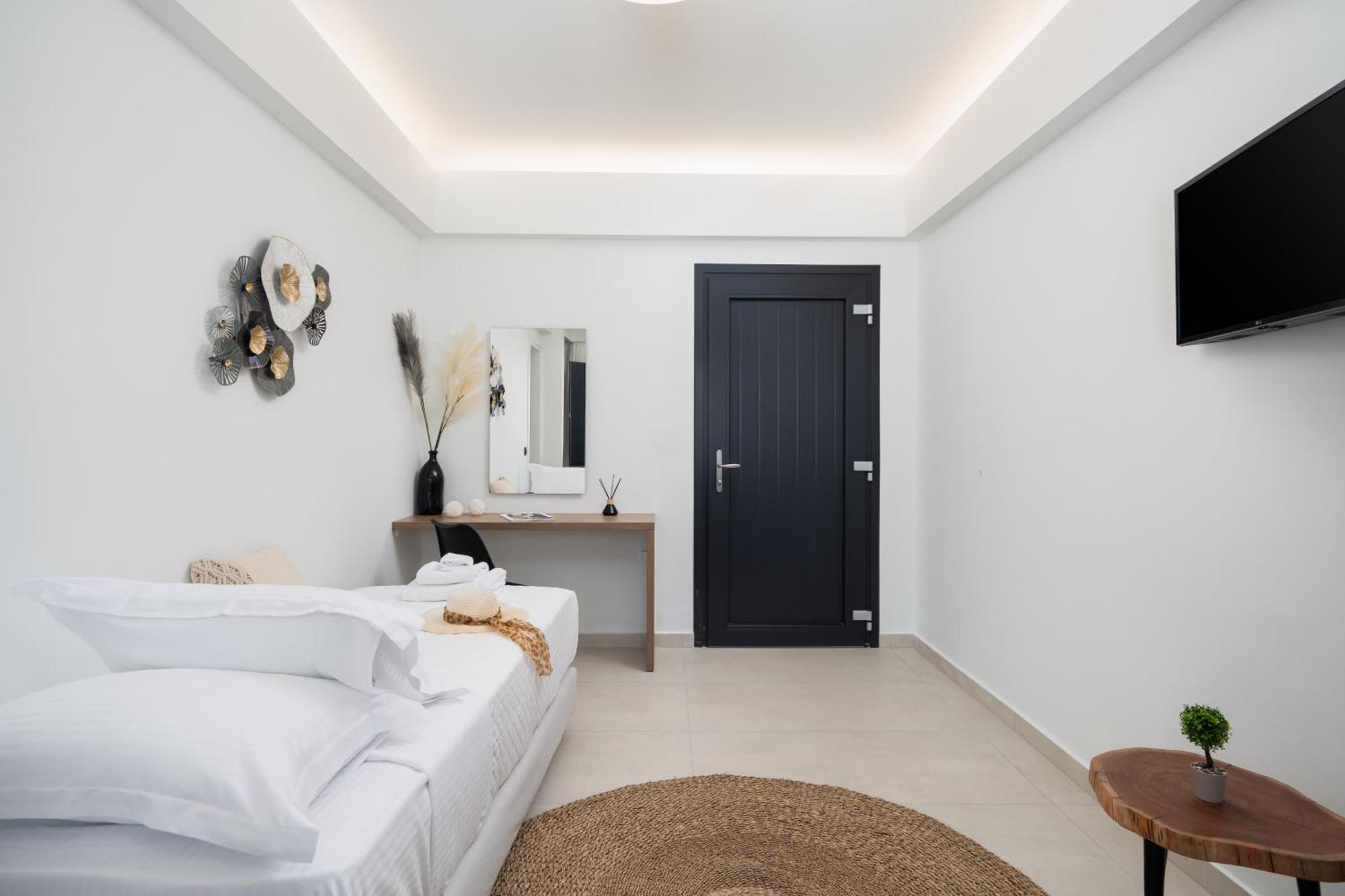 Cuore Santo Suites Fira  Exterior photo