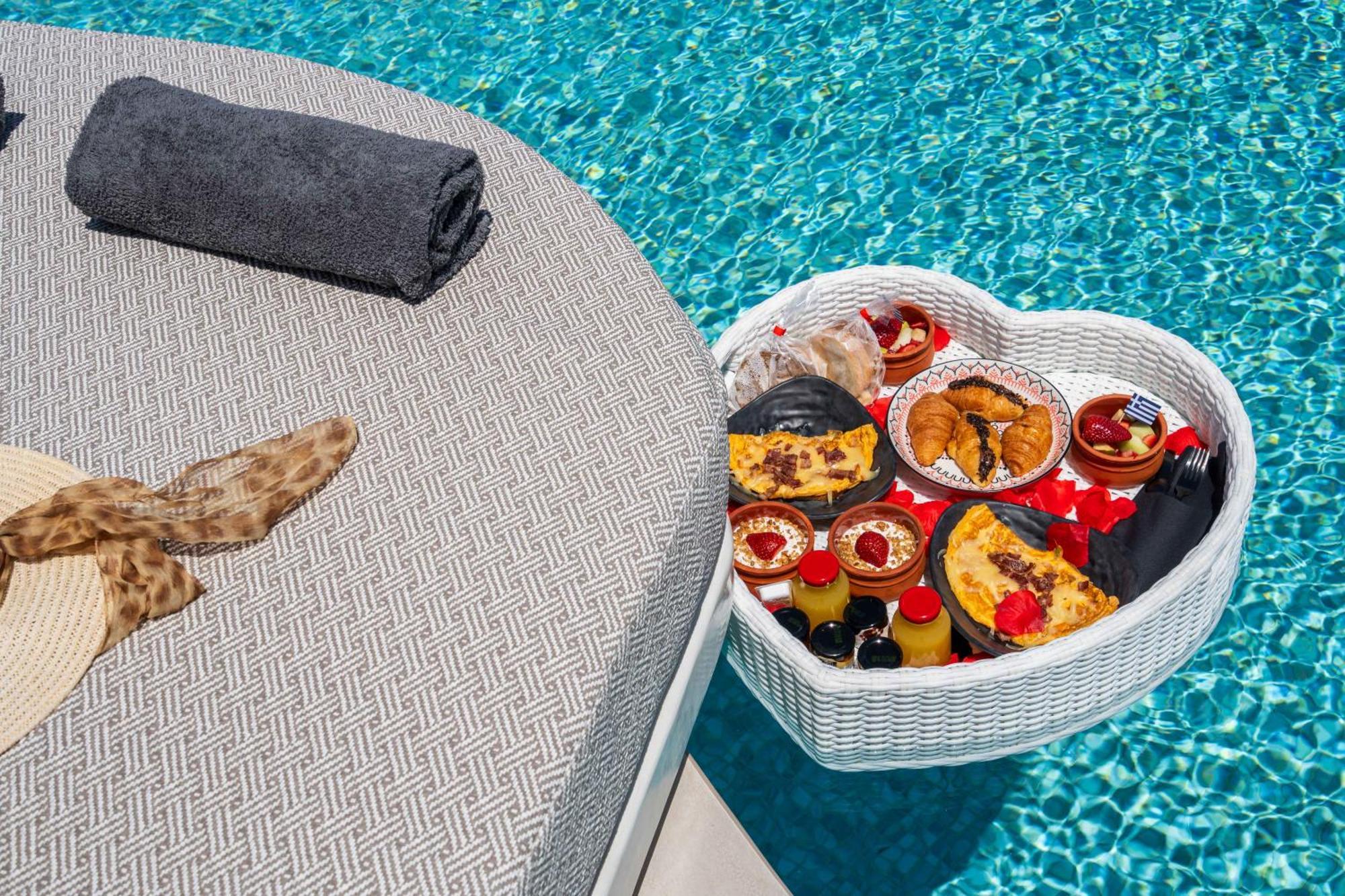 Cuore Santo Suites Fira  Exterior photo